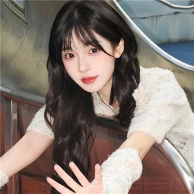 伴游女王